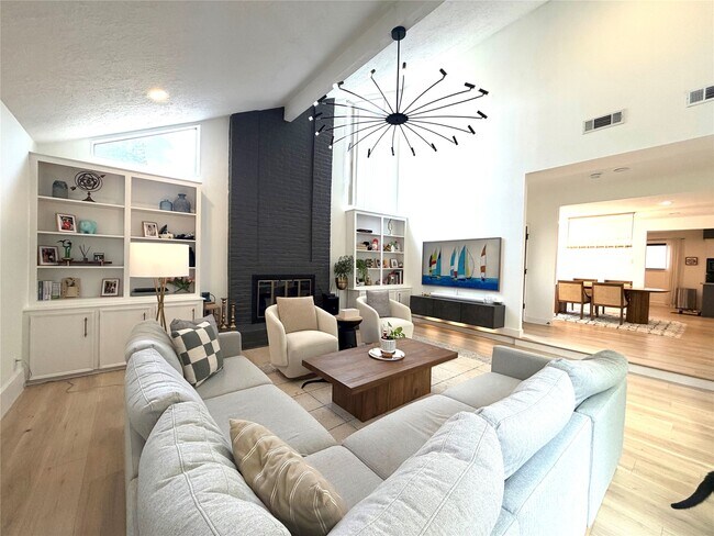 Foto del edificio - 13914 Swiss Hill Dr