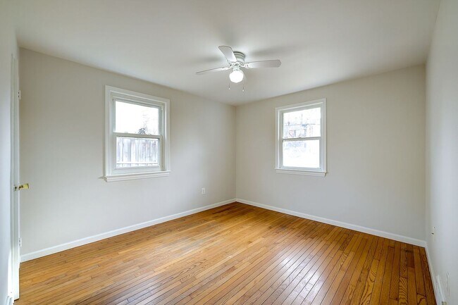 Foto del edificio - 10022 Brunett Ave