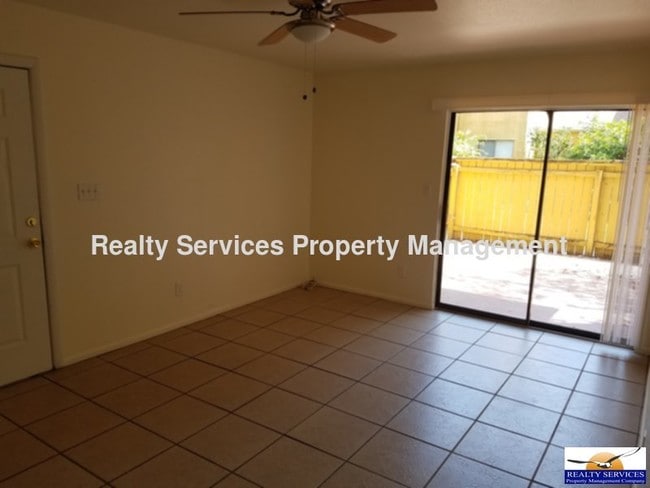 Foto del edificio - 2865 Winkler Ave