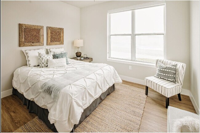 Interior Photo - 44 West Luxury Living