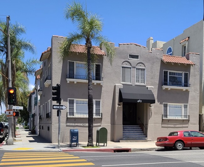 Building Photo - 463 W 6th St