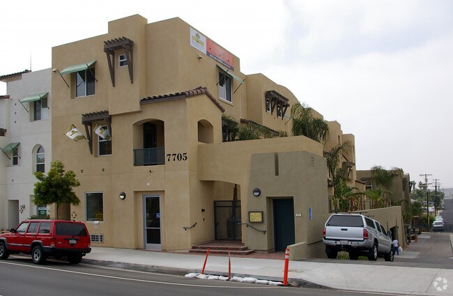 Building Photo - Aragon Condos