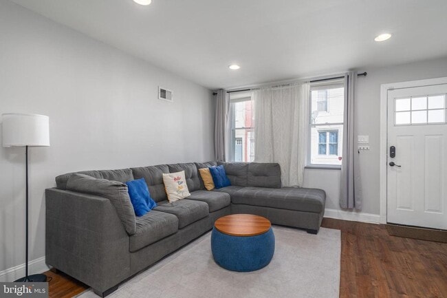 Building Photo - 2012 Pierce St