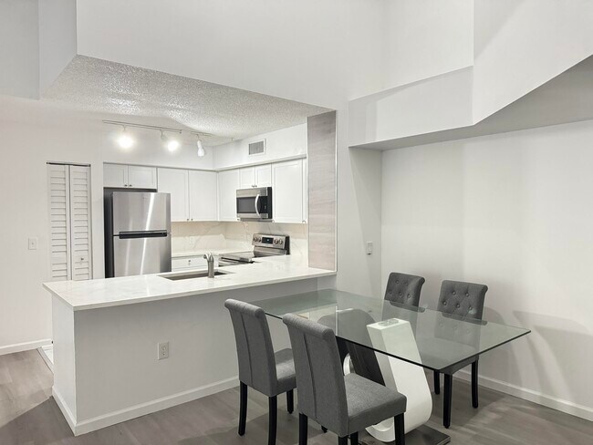 Building Photo - 7832 Sonoma Springs Cir