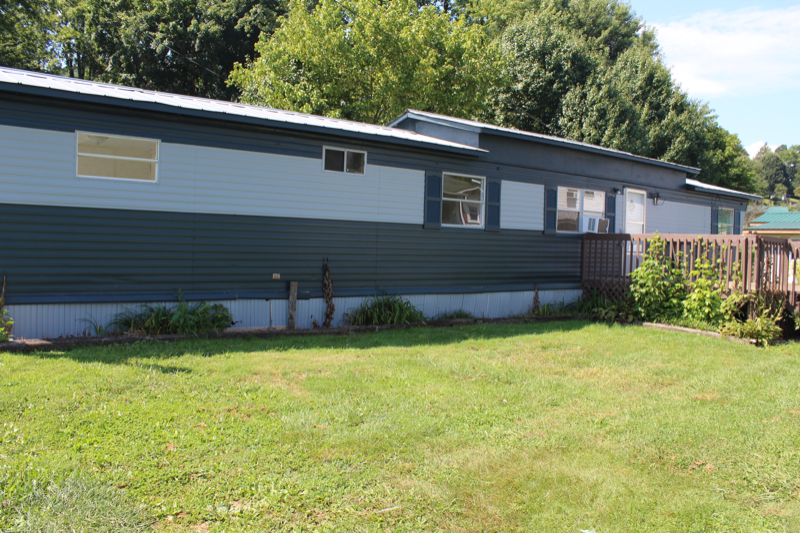 Primary Photo - 208 Mountain View Dr