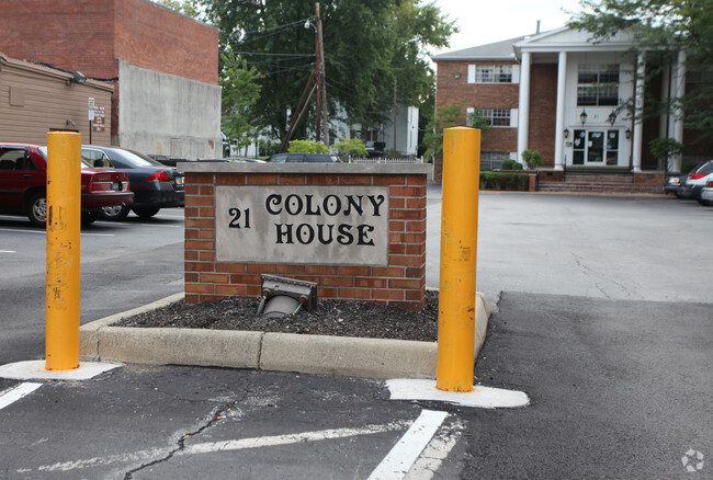 Building Photo - Colony House