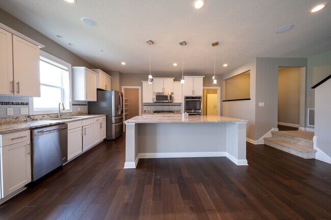 Foto del edificio - 18025 56th Ave N