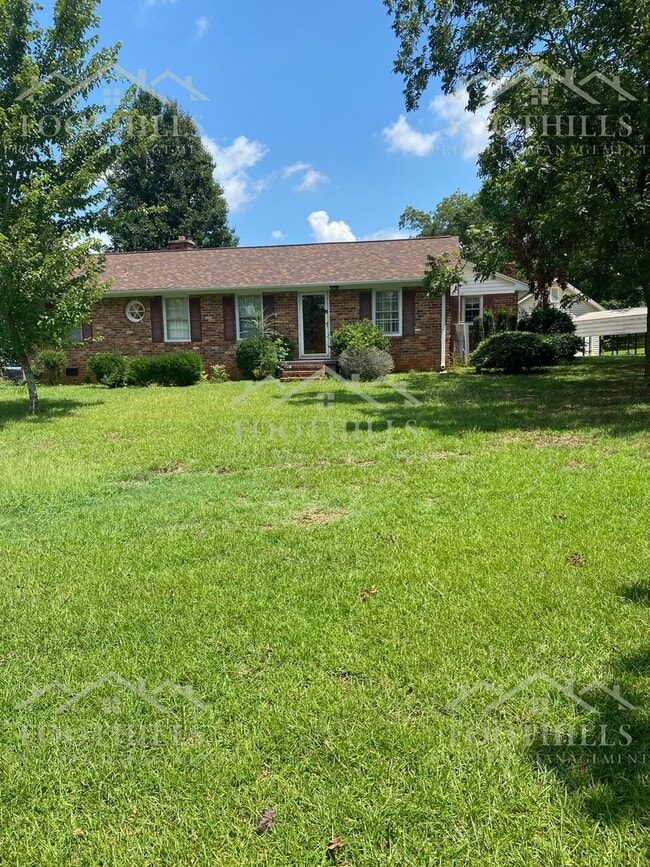 Building Photo - 209 Brentwood Cir