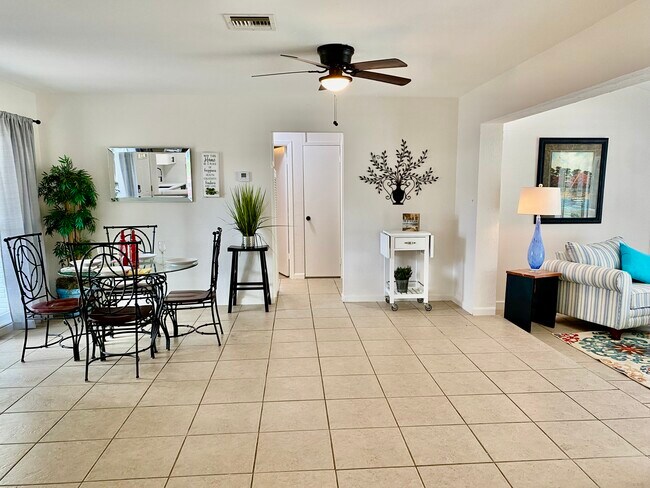 Building Photo - 3533 Roxane Blvd