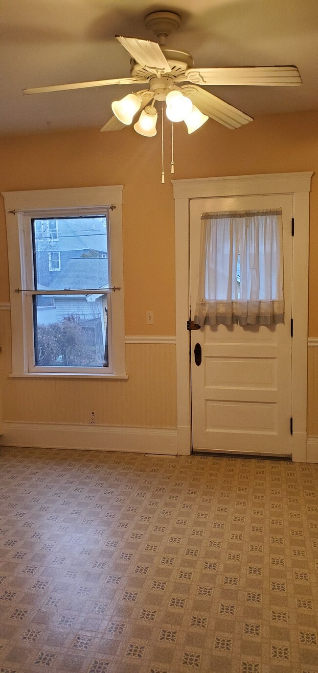 Kitchen - 1485 Clarence Ave