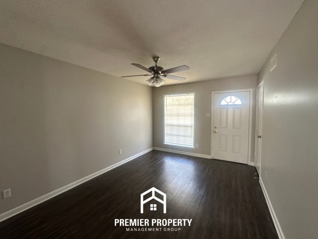 Building Photo - Charming 3BR/2BA Home in Bartlett Cove | Hardwood Floors, Fireplace & Fenced Yard