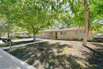 Building Photo - 1236 Rivercrest Dr
