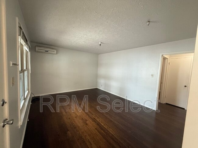 Building Photo - 1715 H St