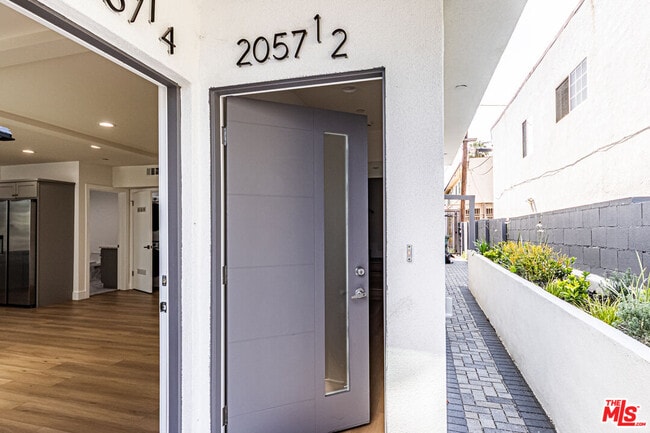 Foto del edificio - 2057 S Garth Ave