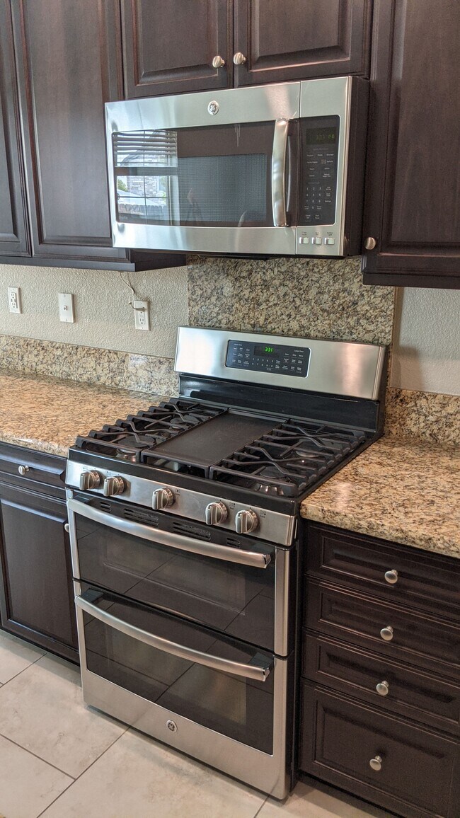 Foto del edificio - 6011 Terra Ln