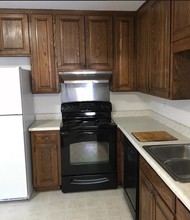 Building Photo - OP duplex