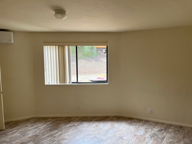 Room #2 - 2565 Bella Vista Dr