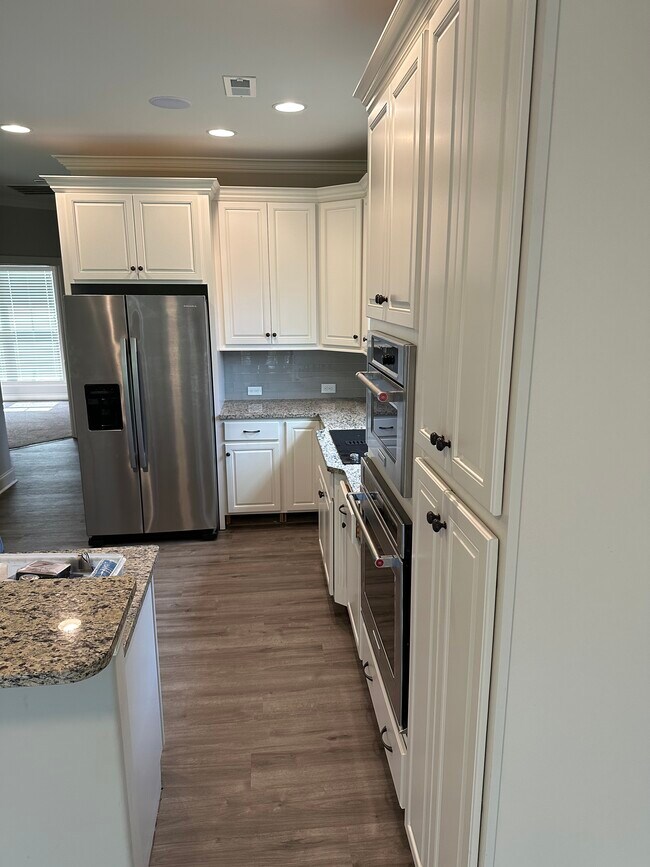 Building Photo - 8529 Oak Abbey Trl NE