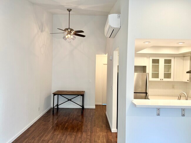 Building Photo - 387 Shadow Run Dr