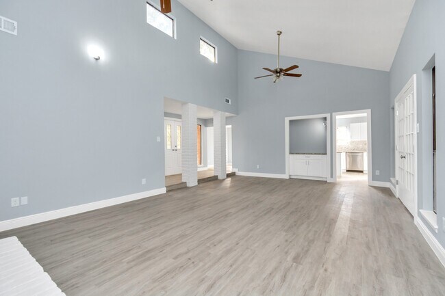 Foto del edificio - 3514 Summit Ln