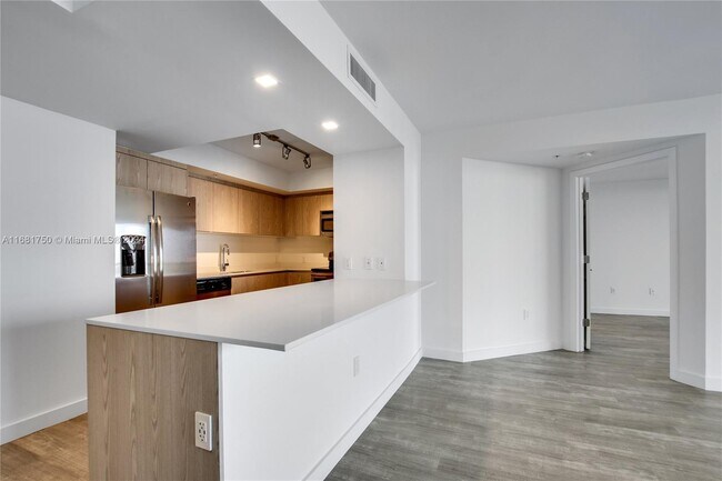 Foto del edificio - 1500 Bay Rd