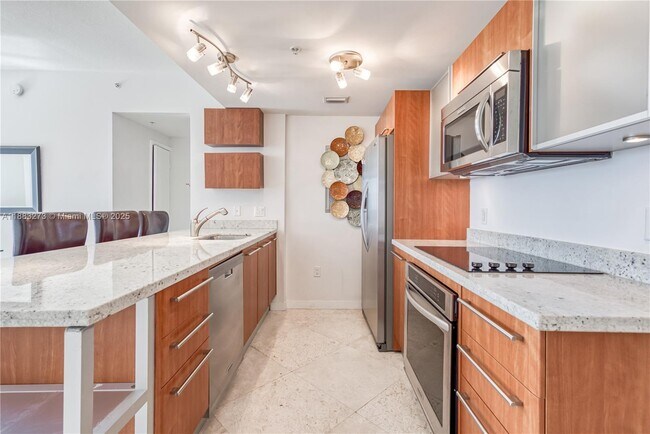 Foto del edificio - 185 SW 7th St