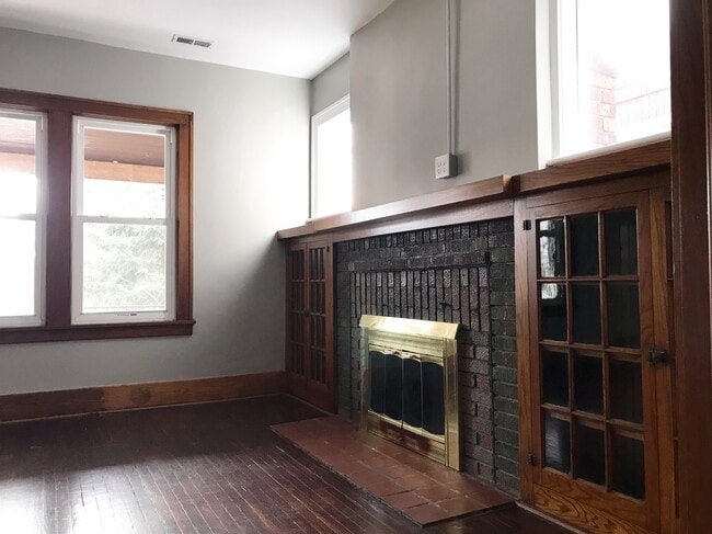 Building Photo - 1525 S 4th St