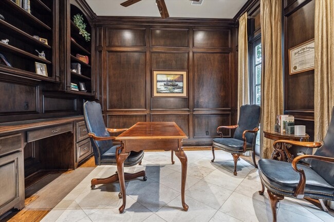 Building Photo - 3108 University Blvd