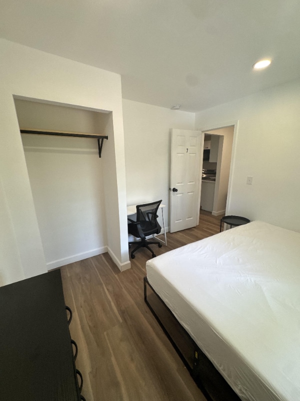 Photo - 364 Adelle St SE House