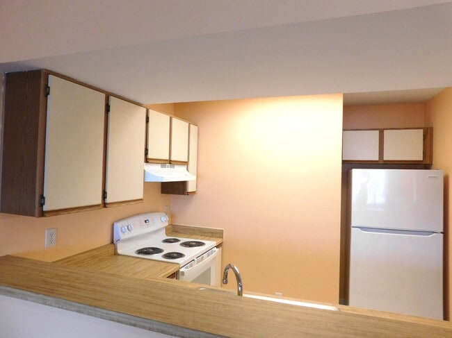 Building Photo - 876 London Green Way