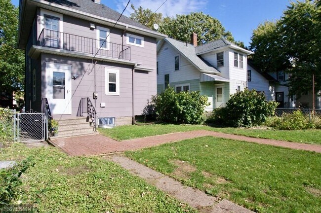 Foto del edificio - June 2026 ~ Cute 4 bedroom house. Spacious...