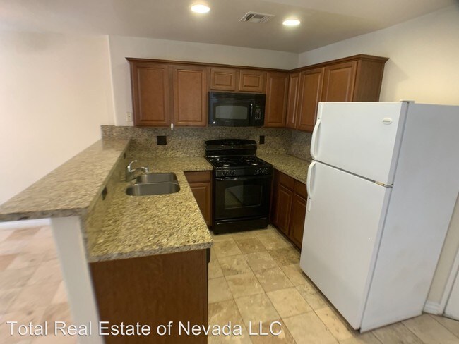 Building Photo - 2 br, 2.5 bath House - 2621 Adelante Ave #108