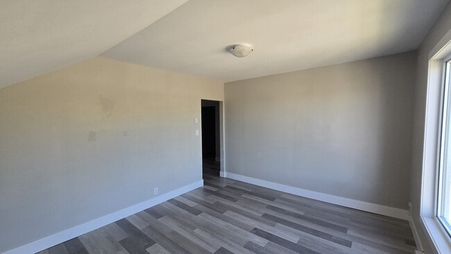 Building Photo - 14 Lefurgey Ave