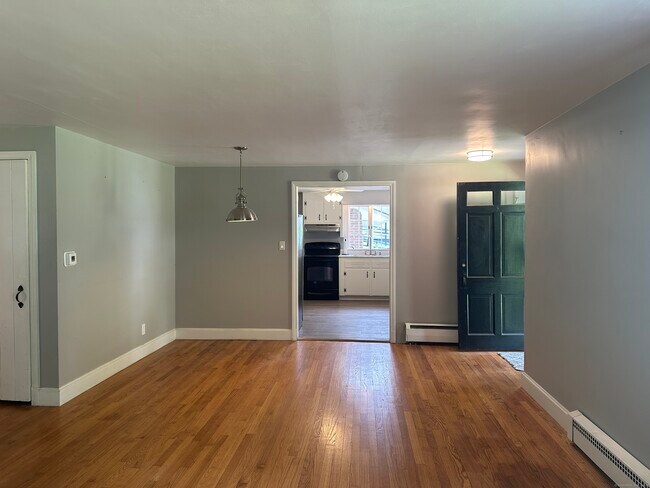 Building Photo - 118 Beach Ave