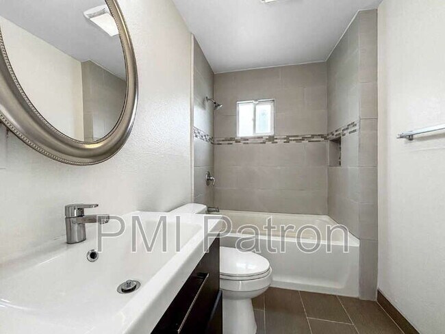 Foto del edificio - 11611 209th St