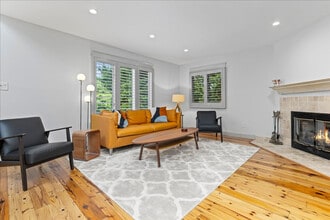 Building Photo - 710 Light House Avenue-SI ID1309008P