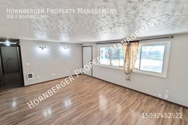 Building Photo - 908 E Rockwell Ave