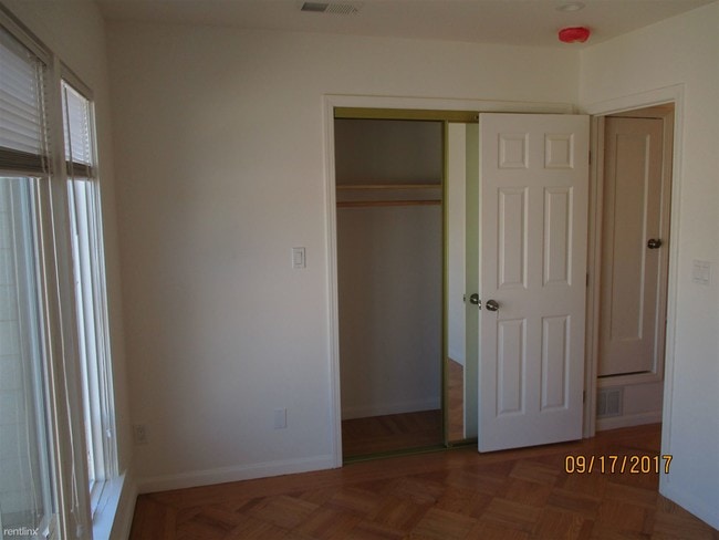 Building Photo - 2238 Vicente St