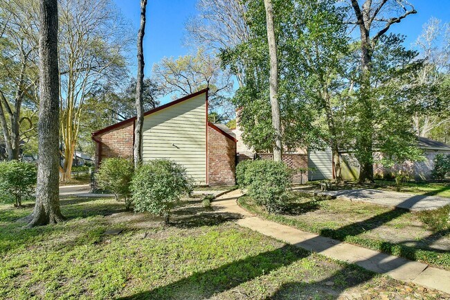 Foto del edificio - 15203 Carols Way Dr