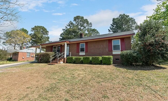 Building Photo - 3917 Village Dr