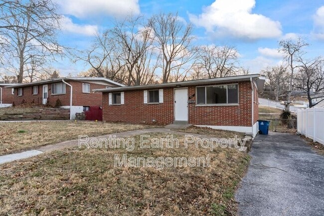 Building Photo - 801 Thomas Ave