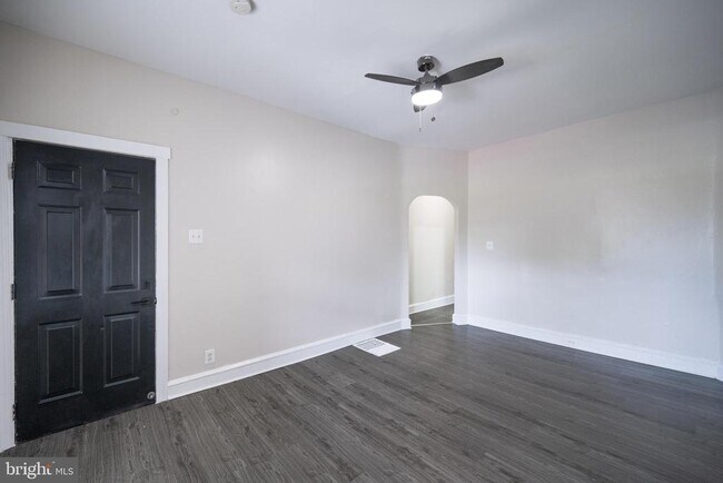 Foto del edificio - 5847 Willows Ave