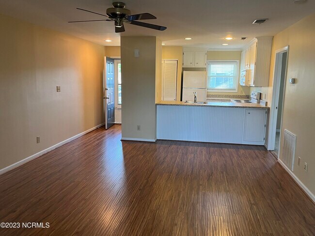 Building Photo - 2508 Flint Dr