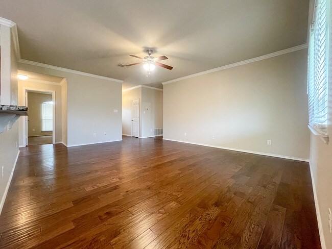 Building Photo - 6617 Cascade Dr