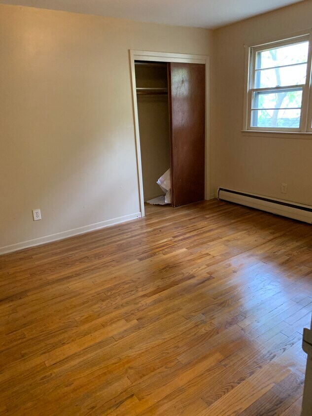 226 Palisade Ave Unit 1, Bridgeport, CT 06610 Apartments in