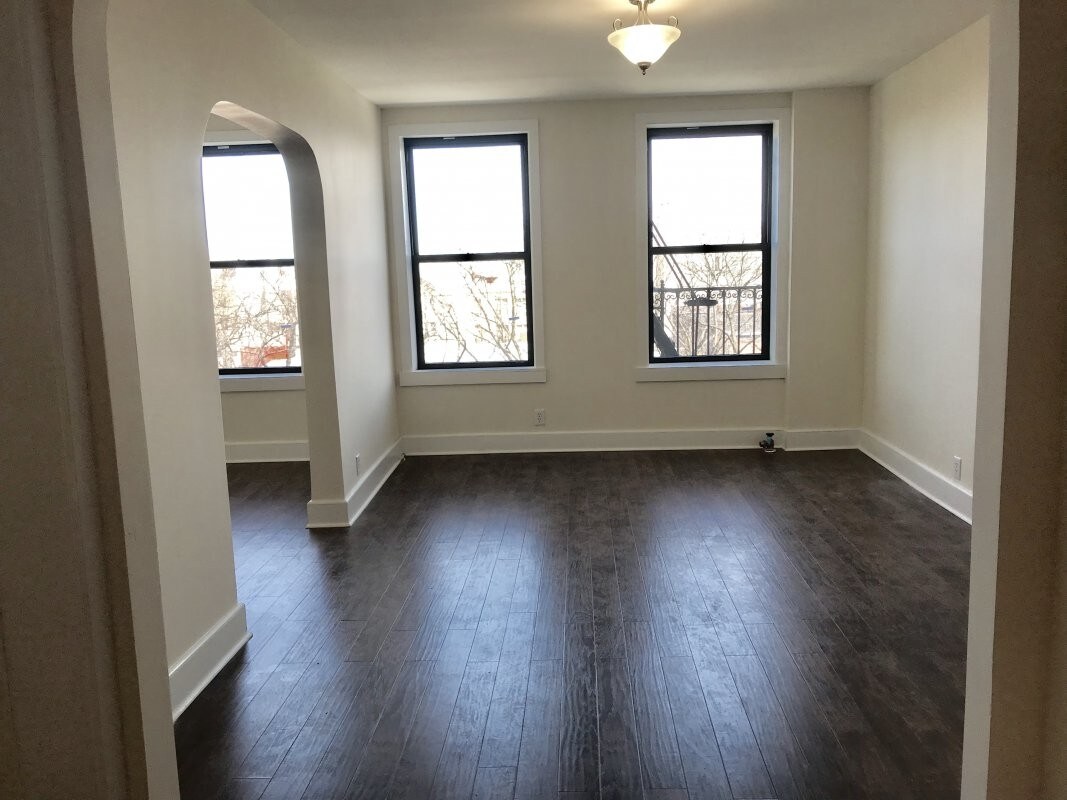Primary Photo - 555 Ocean Ave