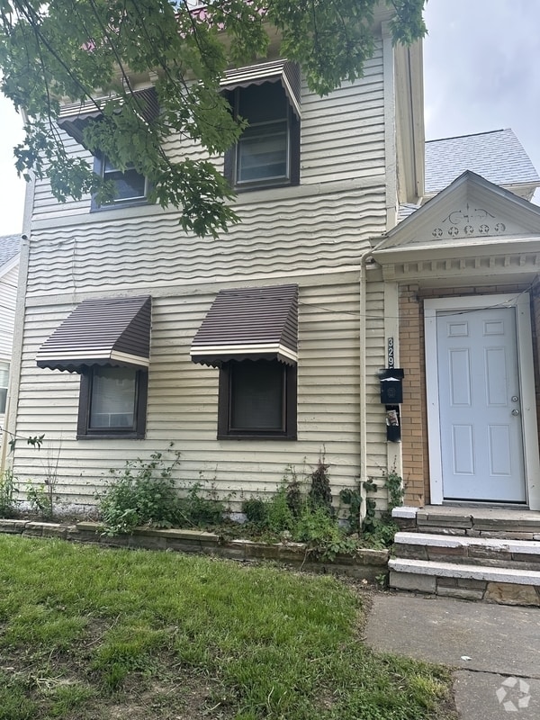 Building Photo - 3295 W 54th St