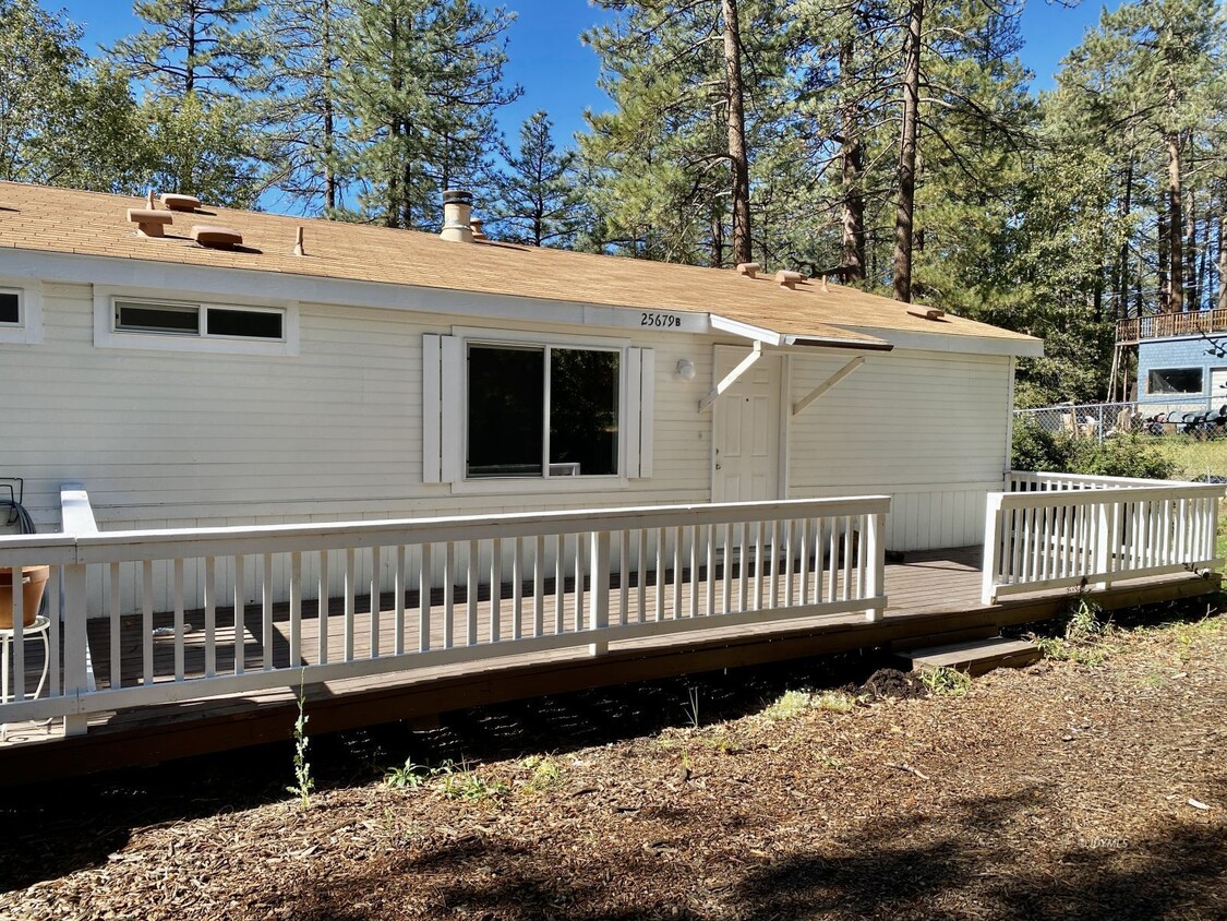 Foto principal - Walk to Town 3 Bedroom Home