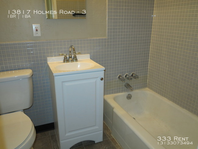 Building Photo - 13817 Holmes Rd