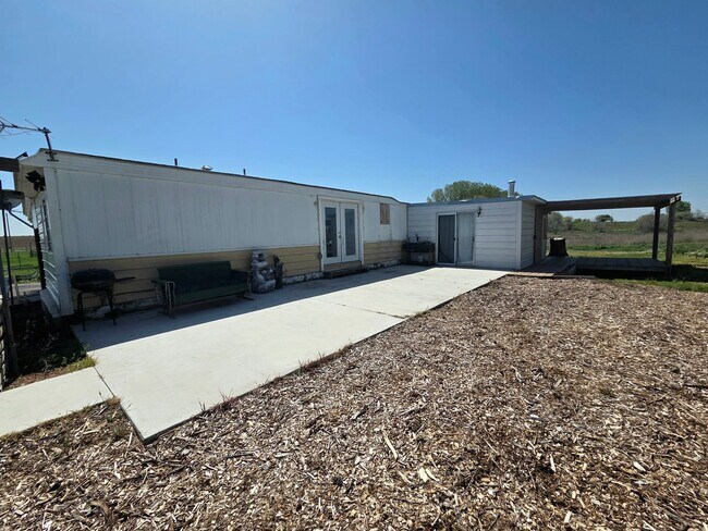 Foto del edificio - 3 Bed, 1.5 Bath Country-Home on 5 Acres